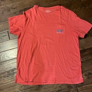 XL Vineyard Vines tee